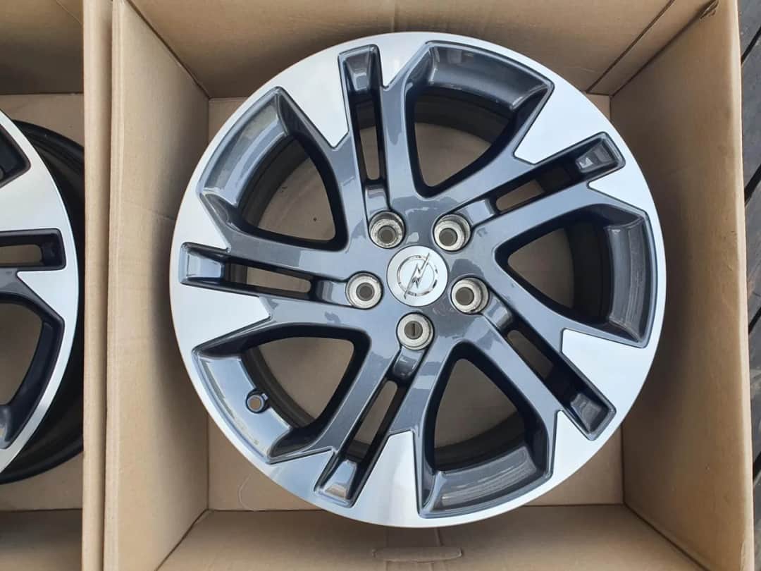 Jakie felgi do Opla Zafira A wybrać, aby uniknąć błędów i cieszyć się komfortem jazdy?