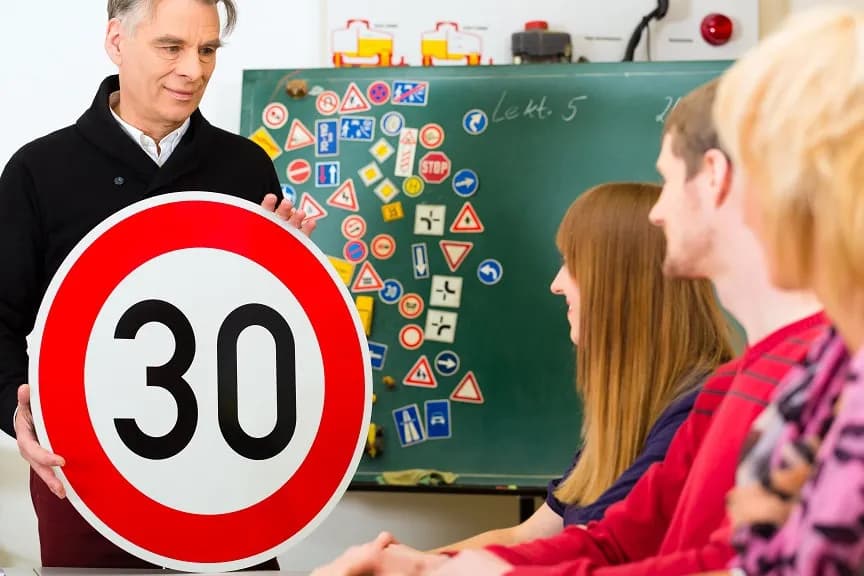 Jak zdać teorię z prawa jazdy - skuteczne metody i porady, które działają