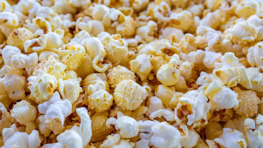 Jak zrobić popcorn w dieslu? Niebezpieczne eksperymenty w kuchni
