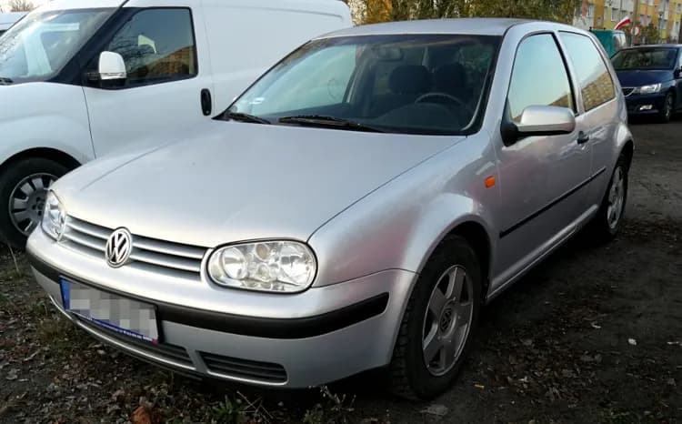 Jak wymienić chłodnicę Golf 4 - uniknij kosztownych błędów i problemów Jak wymienić chłodnicę Golf 4 - uniknij kosztownych błędów i problemów