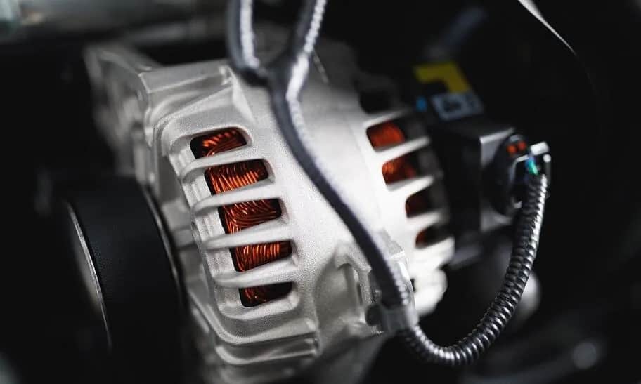 Zużyte szczotki alternatora - objawy, które mogą zrujnować Twój samochód