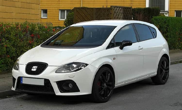 Ile wchodzi płynu do chłodnicy Seat Leon? Sprawdź, aby uniknąć problemów