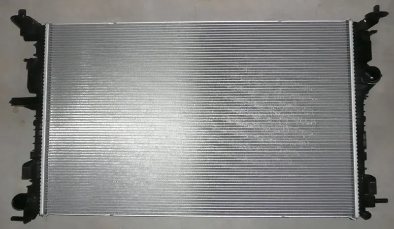 Dziurawa chłodnica objawy - jak rozpoznać problem i uniknąć kosztów