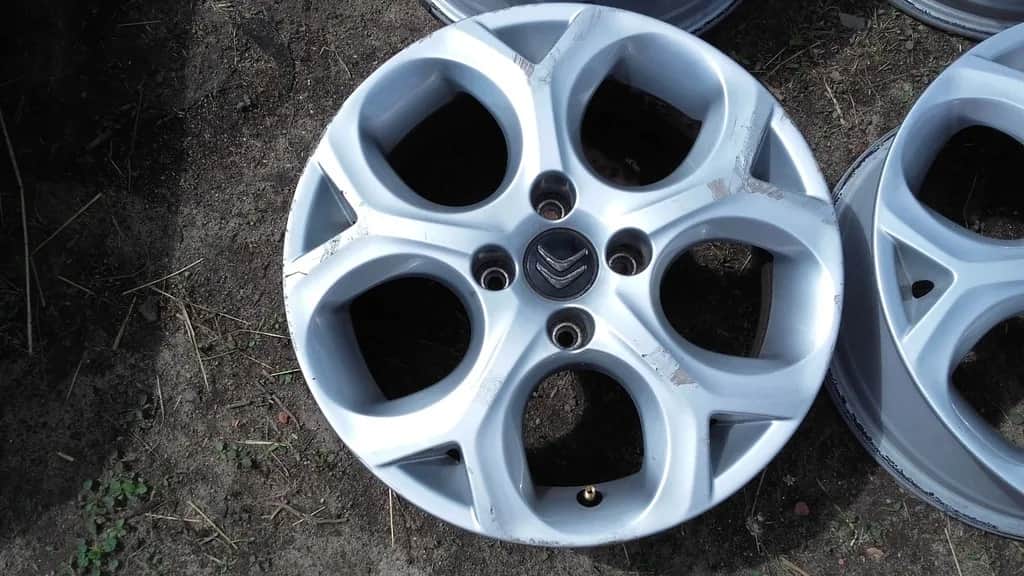 Jakie felgi do citroena c3 wybrać, aby uniknąć błędów i poprawić styl jazdy