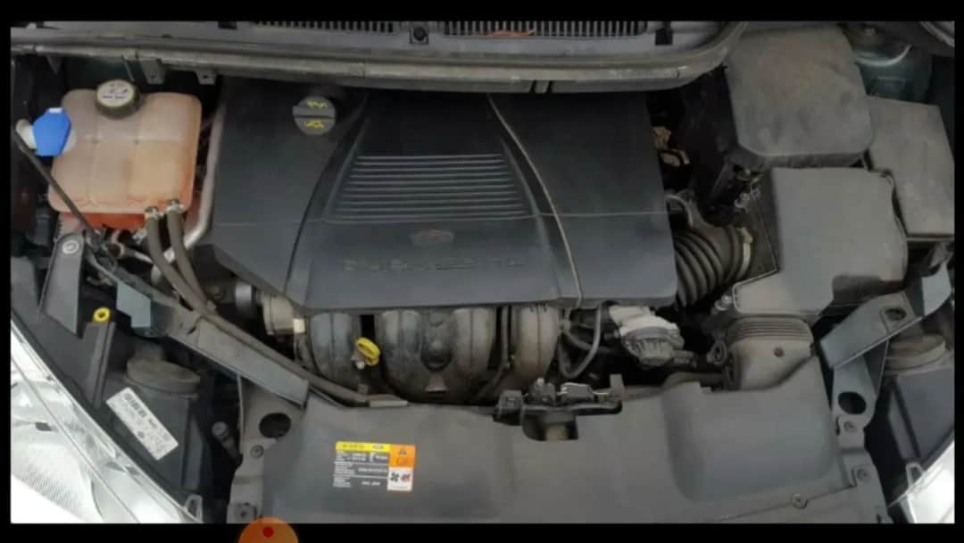 Jak sprawdzić kod silnika ford – proste sposoby na znalezienie numeru